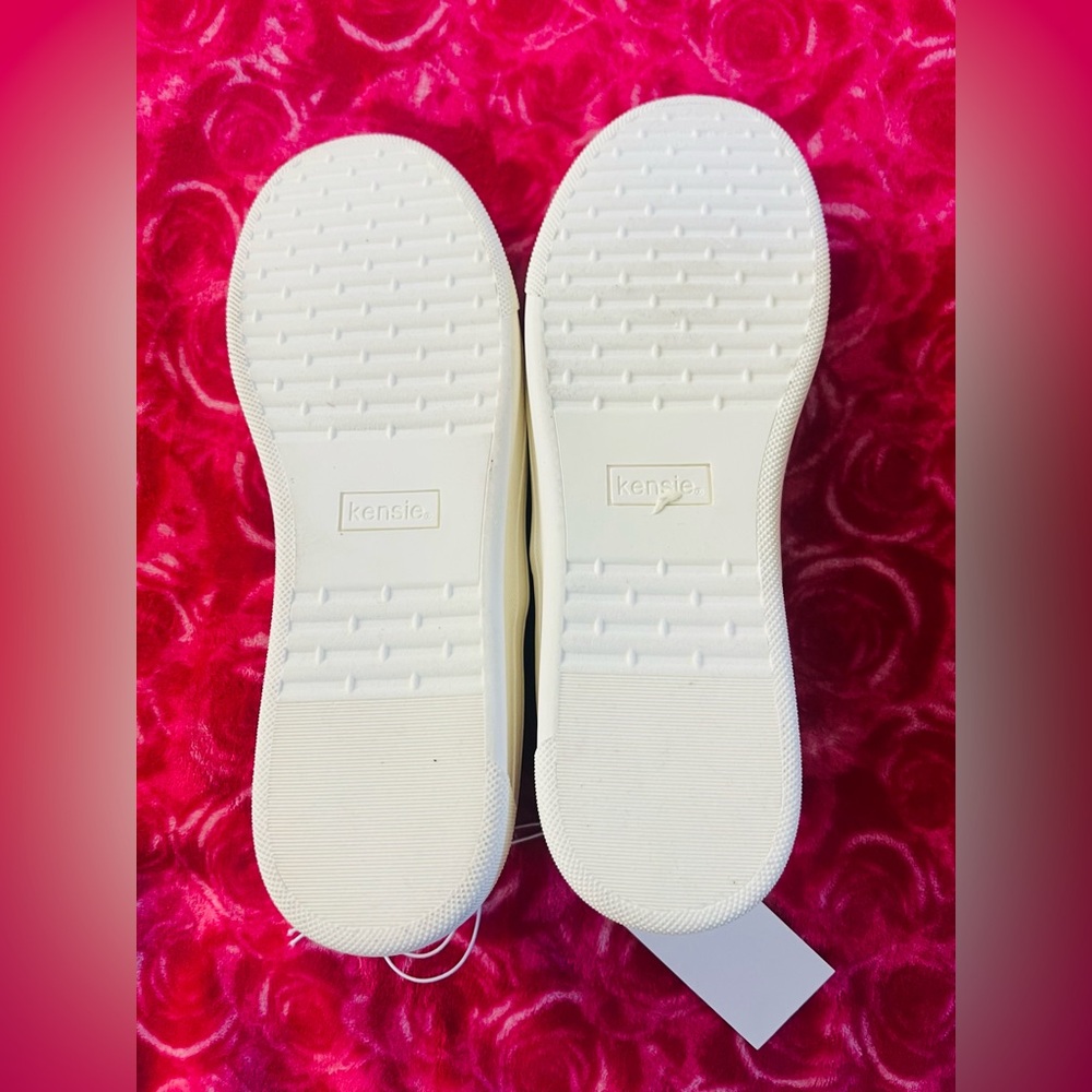 Kensie Women's Cream Slip-On Sneakers New size 8 - Picture 8 of 8